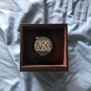 MICHAEL KORS All black dialogue wrist watch